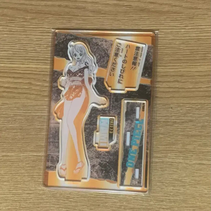 [BUNJANG] One Piece Nami Acrylic Figure / 원피스 나미 아크릴 판매 (다음날까지 세일!)