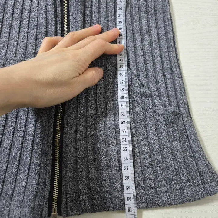 [SOLD OUT] 차콜 색 후드 집업 가디건 넓은 골지 소재. 새상품