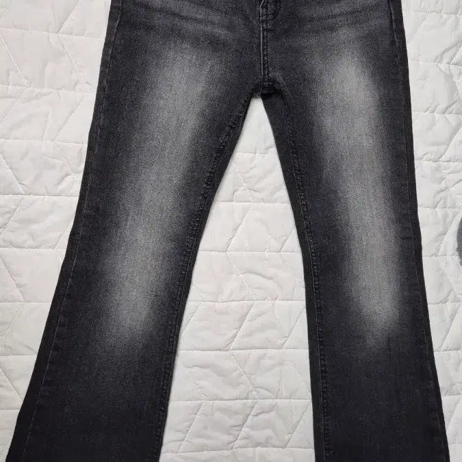 [BUNJANG] Bluffit Black Denim High-Waist Bootcut Jeans / 블러핏 흑청 하이웨스트 부츠컷 청바지