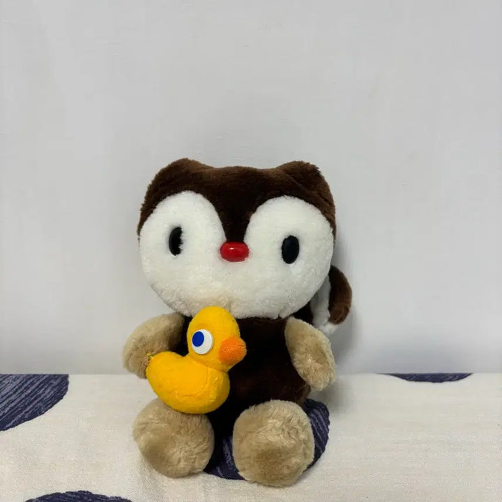[BUNJANG] Sanrio Raundori Plush Doll Holding Duck / 고전 산리오 오리 들고 있는 란도리 인형
