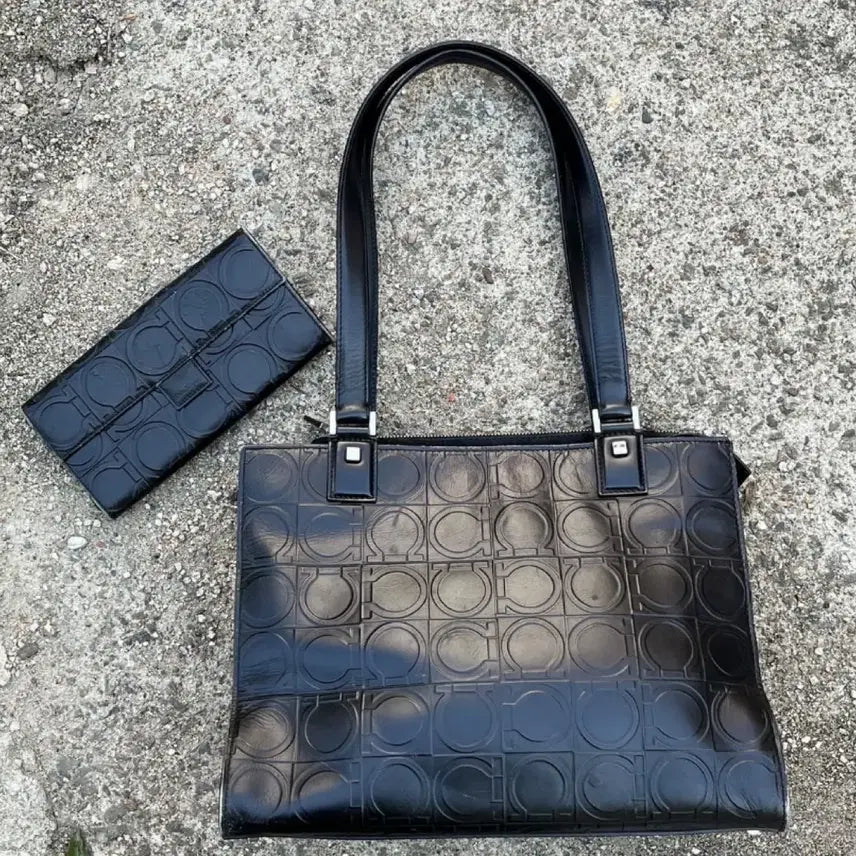 [BUNJANG] Ferragamo Gancini Leather Tote Bag / 페라가모 간치니 레더 토트백