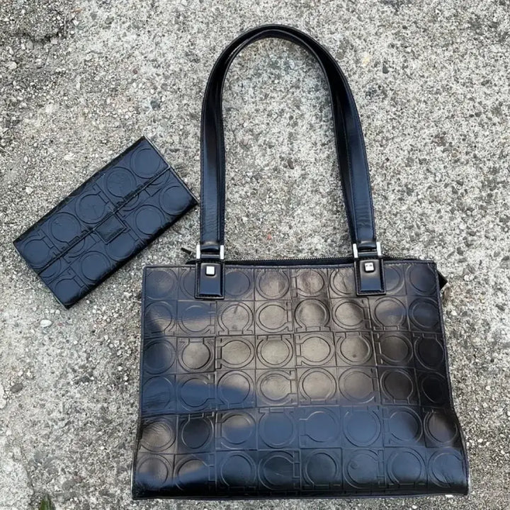 [BUNJANG] Ferragamo Gancini Leather Tote Bag / 페라가모 간치니 레더 토트백