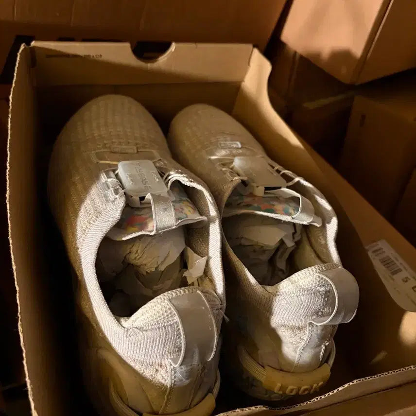 [BUNJANG] Nike Air VaporMax 2020 Flyknit Summit White US 10 / 나이키 에어 베이퍼맥스 2020 플라이니트 서밋화이트 280