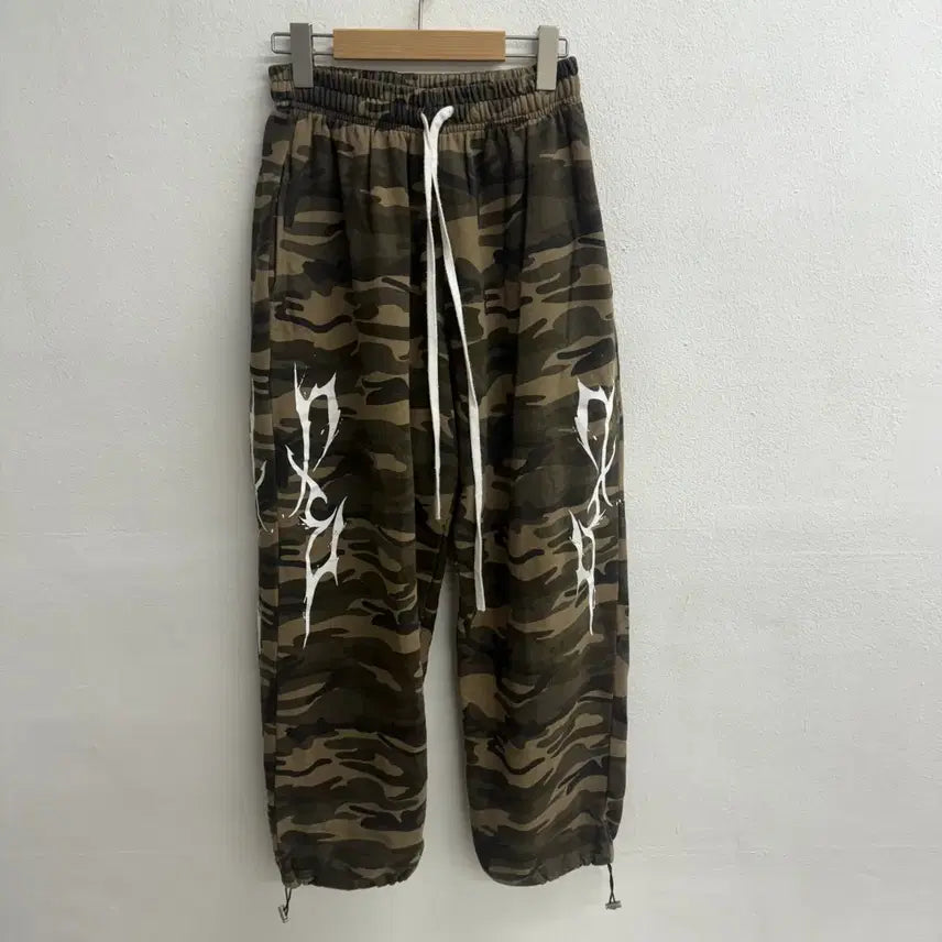 [BUNJANG] D.S.E.A.H. Thunder Pattern Camo Joker Pants / 디쏘에이치  썬더 패턴 카모 조커 팬츠 (1)