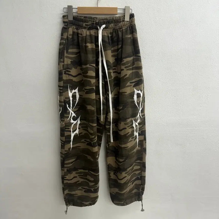 [BUNJANG] D.S.E.A.H. Thunder Pattern Camo Joker Pants / 디쏘에이치  썬더 패턴 카모 조커 팬츠 (1)