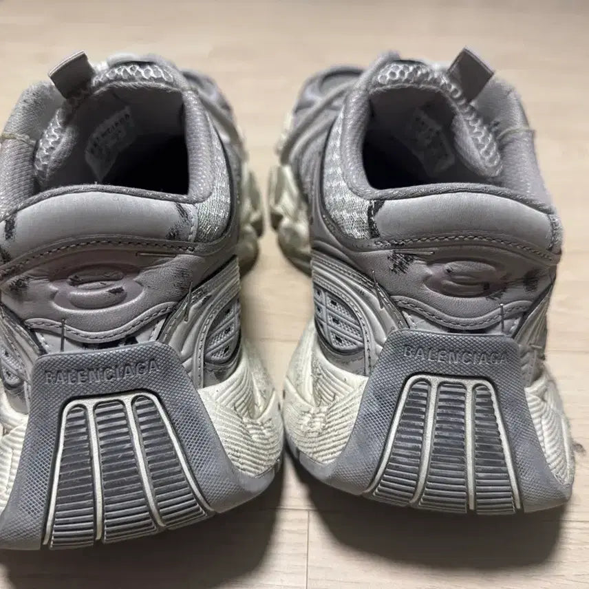 [BUNJANG] Balenciaga Stapler 41 Eggshell / 발렌시아가 스테이플러 41 에그쉘