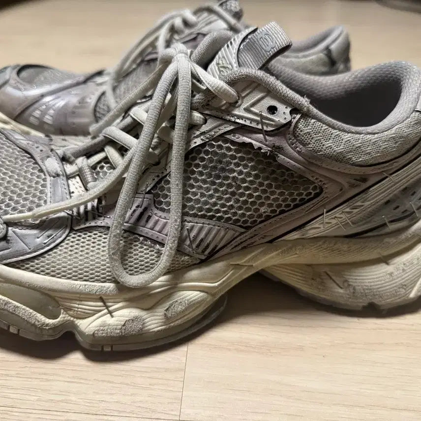 [BUNJANG] Balenciaga Stapler 41 Eggshell / 발렌시아가 스테이플러 41 에그쉘