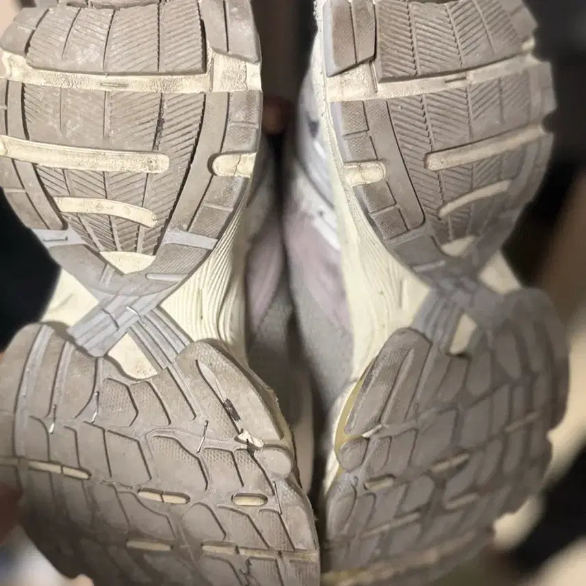 [BUNJANG] Balenciaga Stapler 41 Eggshell / 발렌시아가 스테이플러 41 에그쉘