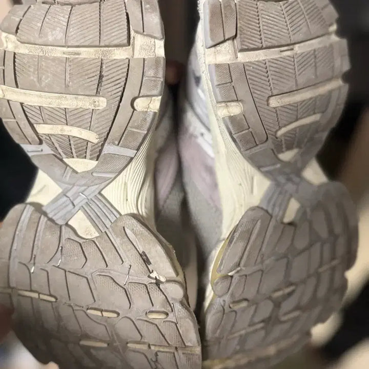 [BUNJANG] Balenciaga Stapler 41 Eggshell / 발렌시아가 스테이플러 41 에그쉘