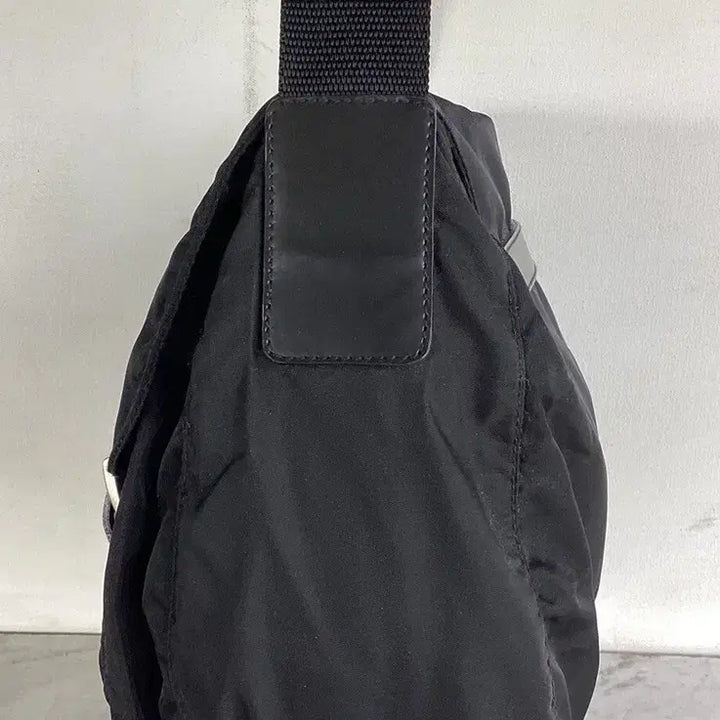 [BUNJANG] Prada Nylon Two-Buckle Crossbody Bag / [정품] 프라다 나일론 삼각 로고 투버클  크로스백