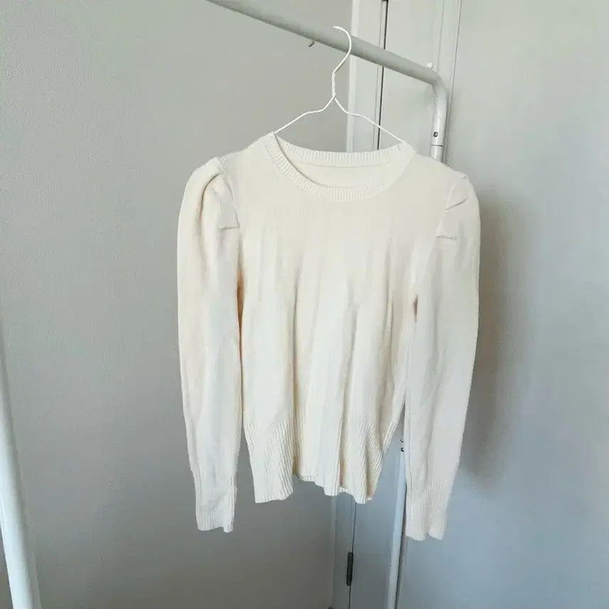 [BUNJANG] Round Neck Puff Knit Top / 무배&택포#거의새상품#라운드넥퍼프니트