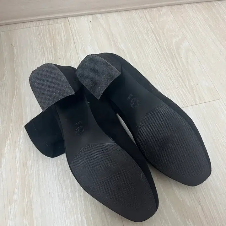 [BUNJANG] ISSUE Suede Ankle Boots / 225)잇슈 사각코 스웨이드 삭스부츠 앵클부츠