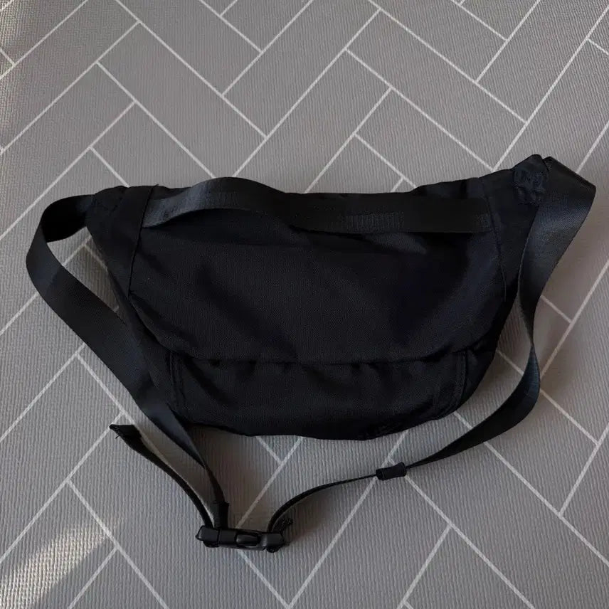 [BUNJANG] Gary Crossbody Bag / 게리 크로스백