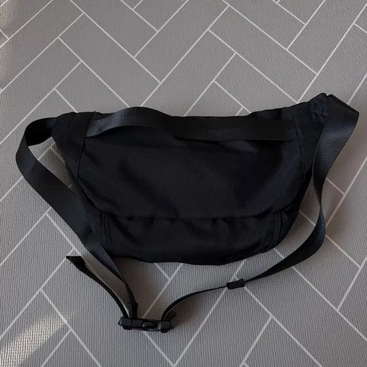 [BUNJANG] Gary Crossbody Bag / 게리 크로스백