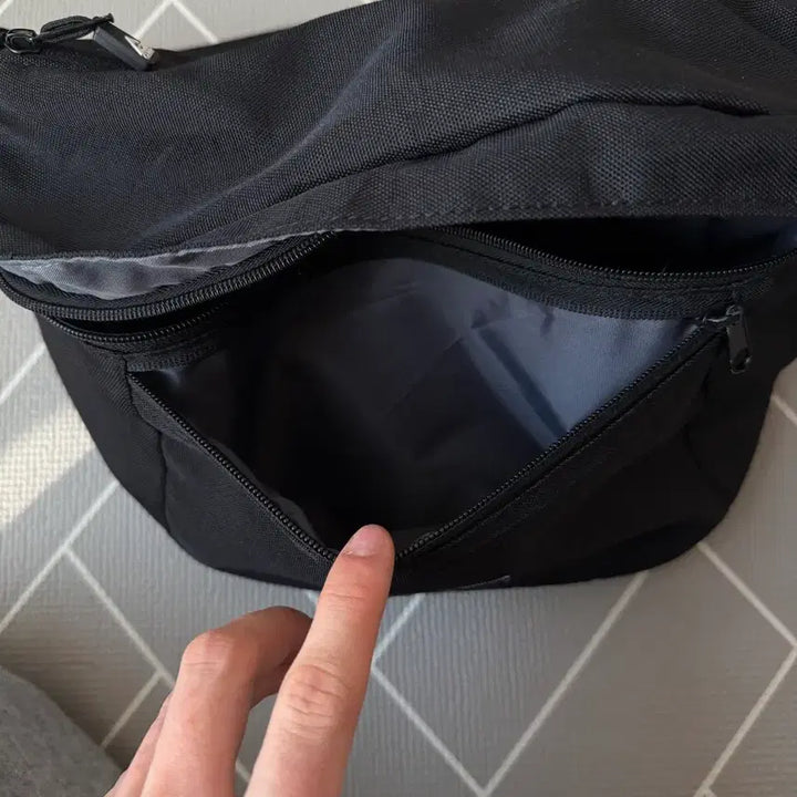 [BUNJANG] Gary Crossbody Bag / 게리 크로스백