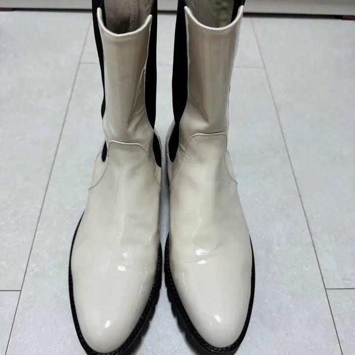 [BUNJANG] Theory Patent Leather Chelsea Boots / 띠어리 페이턴트 레더 첼시 부츠 39 (260)
