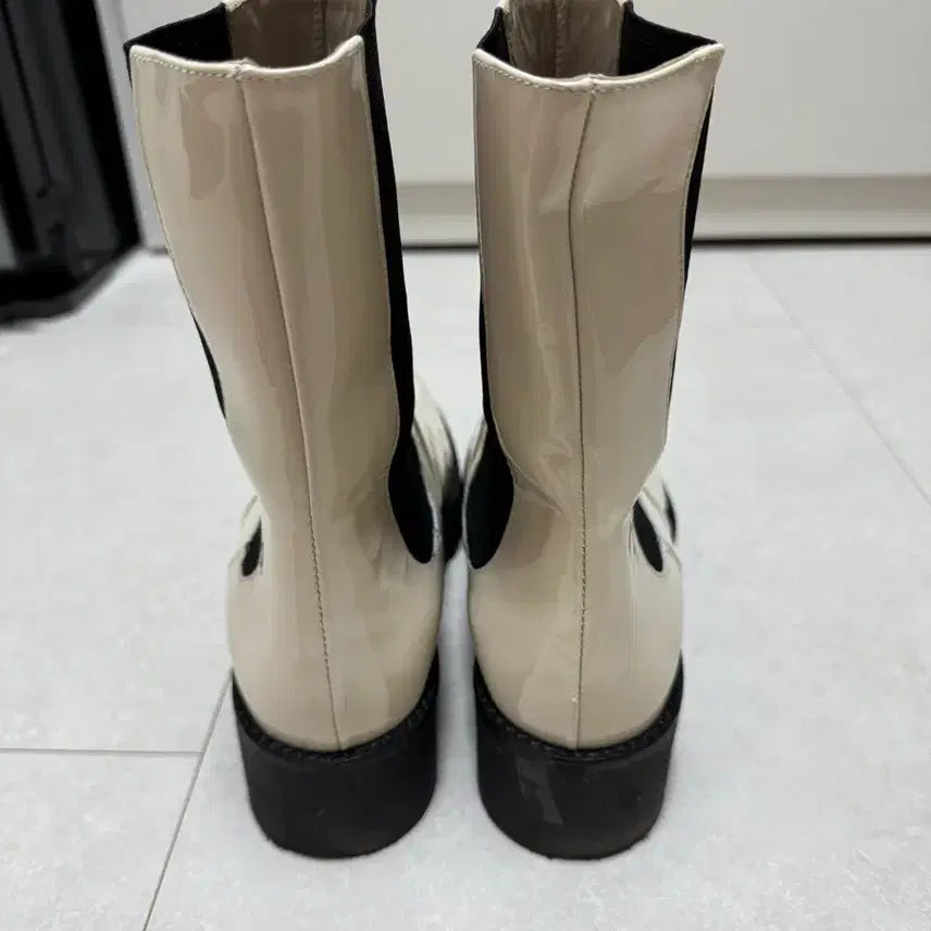 [BUNJANG] Theory Patent Leather Chelsea Boots / 띠어리 페이턴트 레더 첼시 부츠 39 (260)