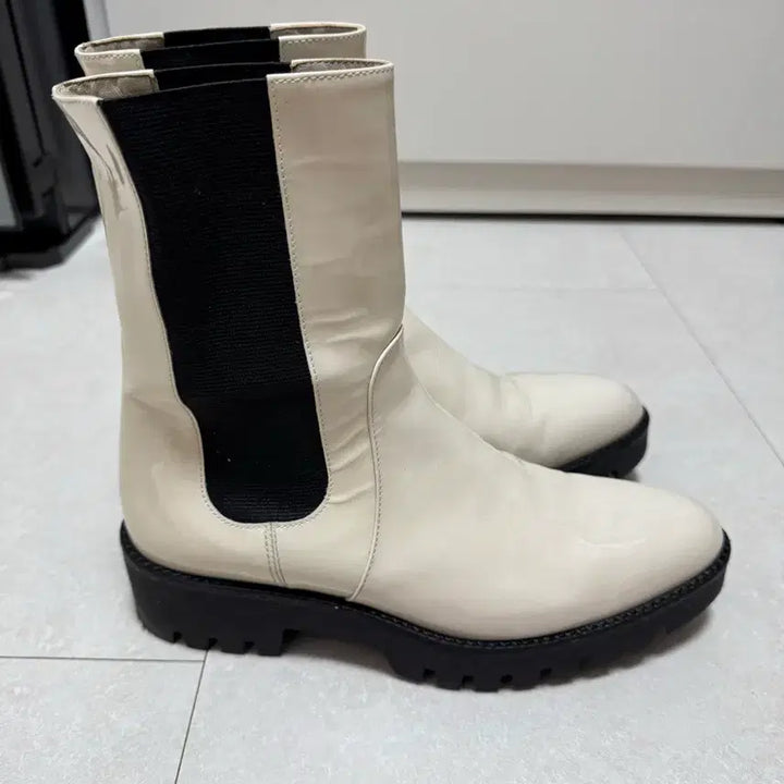 [BUNJANG] Theory Patent Leather Chelsea Boots / 띠어리 페이턴트 레더 첼시 부츠 39 (260)