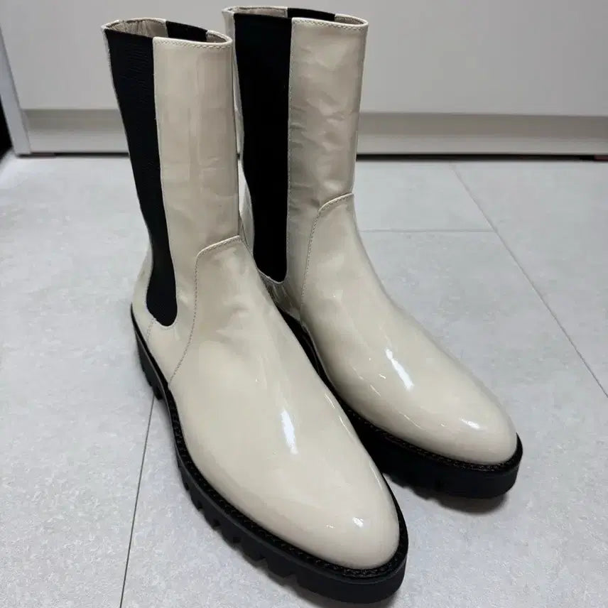 [BUNJANG] Theory Patent Leather Chelsea Boots / (새상품) 띠어리 페이턴트 레더 첼시부츠 37 (240)