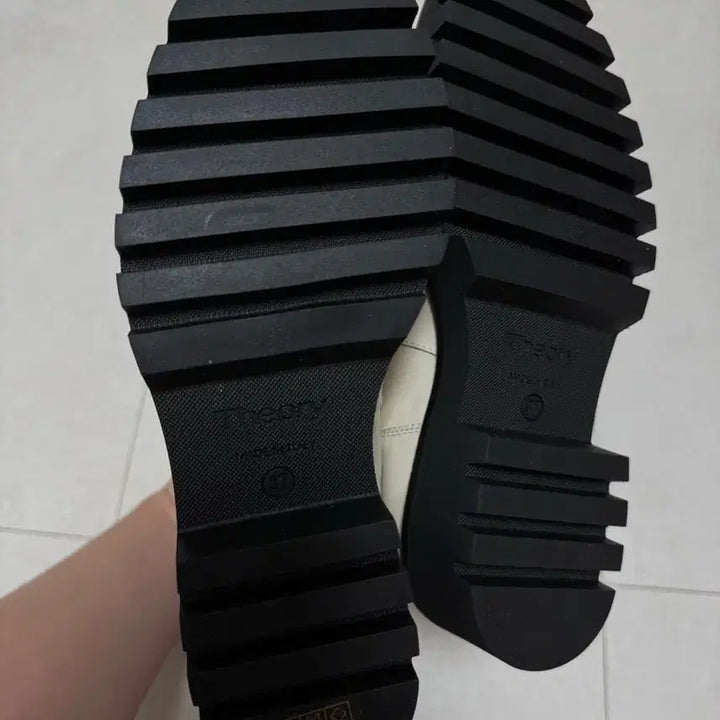 [BUNJANG] Theory Patent Leather Chelsea Boots / (새상품) 띠어리 페이턴트 레더 첼시부츠 37 (240)