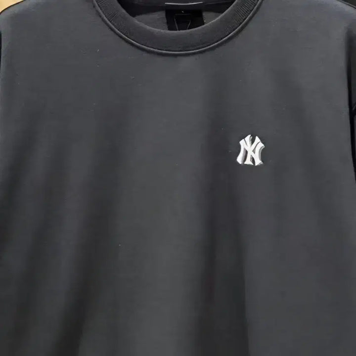 [BUNJANG] MLB Small Logo Basic Sweatshirt / MLB엠엘비 스몰로고 기본맨투맨
