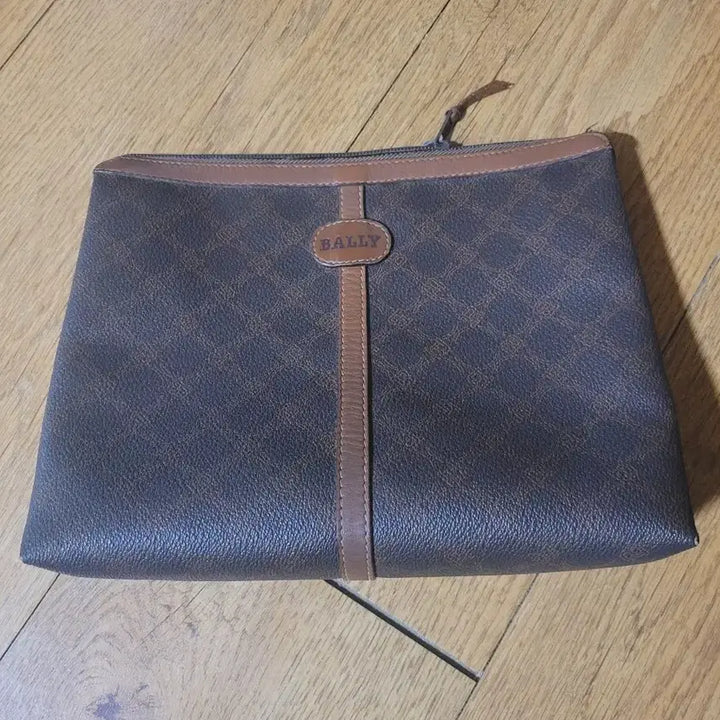 [BUNJANG] Bally Brown Pattern Clutch Bag / Bally 발리 브라운 패턴 클러치백