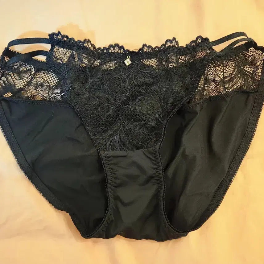 [BUNJANG] Female Lace Strap Panties / @에메필@ 플라워 레이스 스트랩 여성팬티-중고
