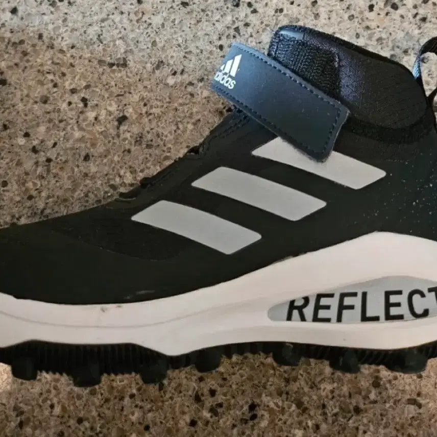 [BUNJANG] Adidas Basketball Shoes 200 / 아디다스 농구화 200