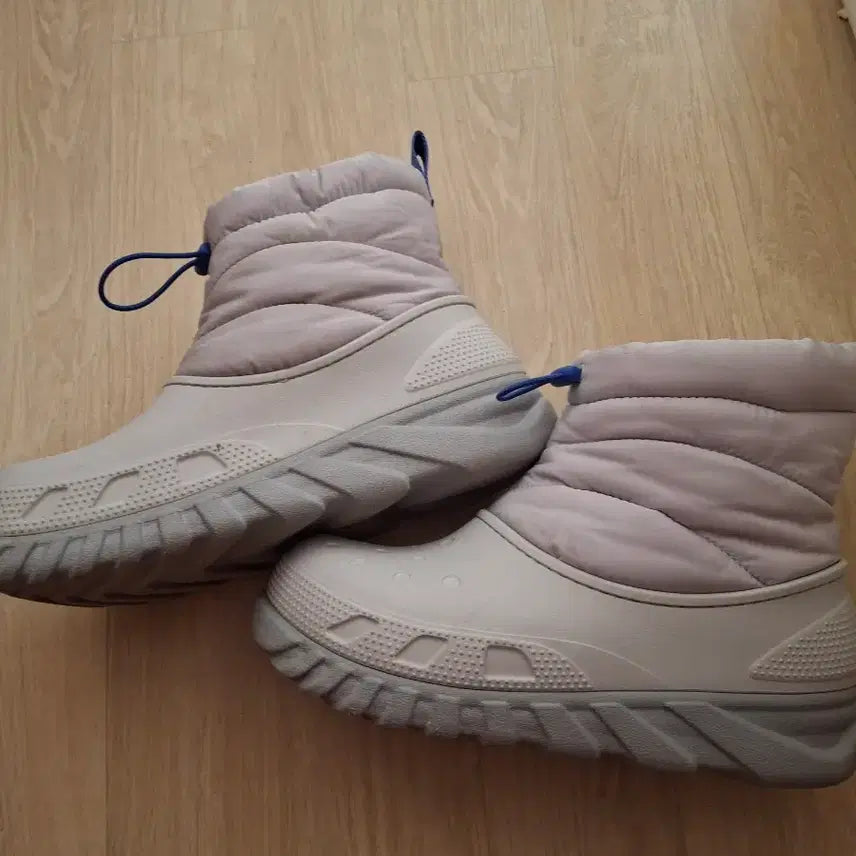 [BUNJANG] Crocs Neopuff Boots M8/W10 / 크록스 네오퍼프 부츠 M8/W10