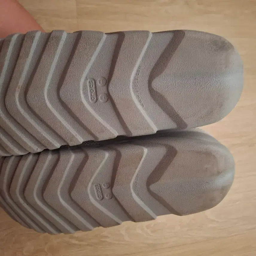 [BUNJANG] Crocs Neopuff Boots M8/W10 / 크록스 네오퍼프 부츠 M8/W10