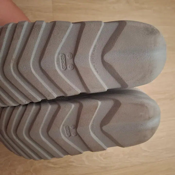 [BUNJANG] Crocs Neopuff Boots M8/W10 / 크록스 네오퍼프 부츠 M8/W10