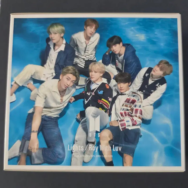 [BUNJANG] BTS Lights Japanese Album / BTS  lights 일본 앨범 양도합니다.