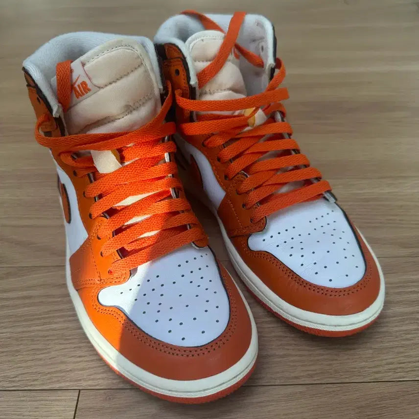 [BUNJANG] Jordan 1 235 Sneakers / 조던1 235사이즈 판매
