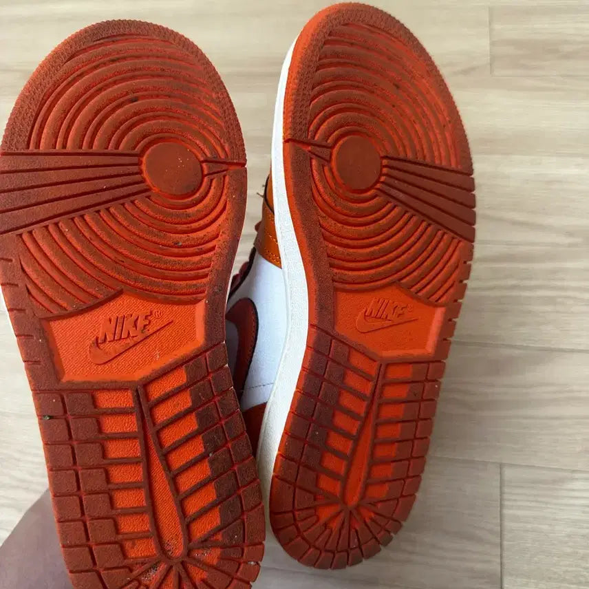 [BUNJANG] Jordan 1 235 Sneakers / 조던1 235사이즈 판매