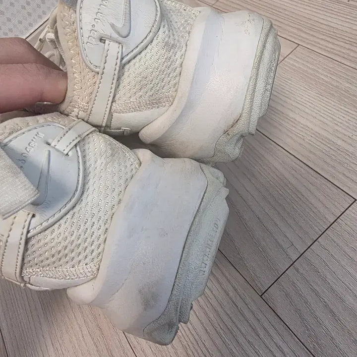 [SOLD OUT] 나이키 TC 7900 흰색 운동화