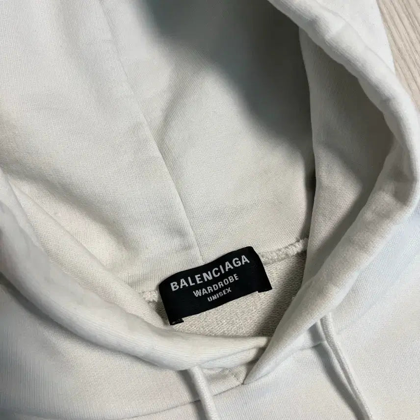 [SOLD OUT] [S] 발렌시아가 자수 후드티