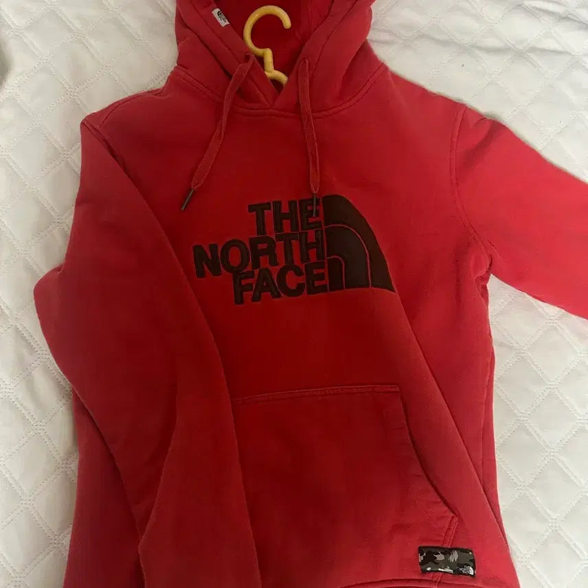 [BUNJANG] The North Face Red Logo Hoodie / 노스페이스 레드 로고 후드티
