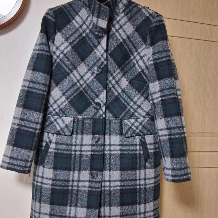 [BUNJANG] Solely Check Pattern Half Coat (Size 88) / 체크 패턴 하프 코트88(새상품)