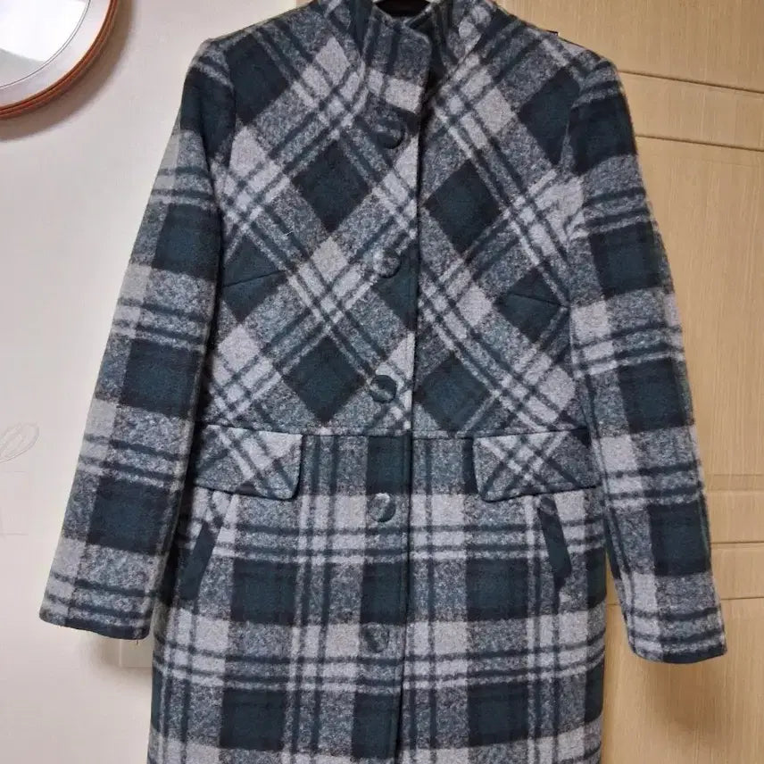 [BUNJANG] Solely Check Pattern Half Coat (Size 88) / 체크 패턴 하프 코트88(새상품)