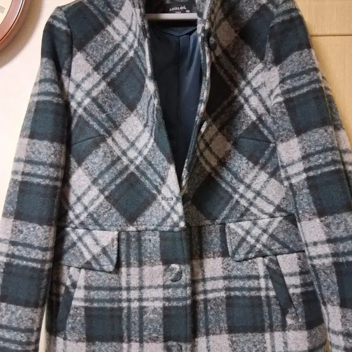 [BUNJANG] Solely Check Pattern Half Coat (Size 88) / 체크 패턴 하프 코트88(새상품)