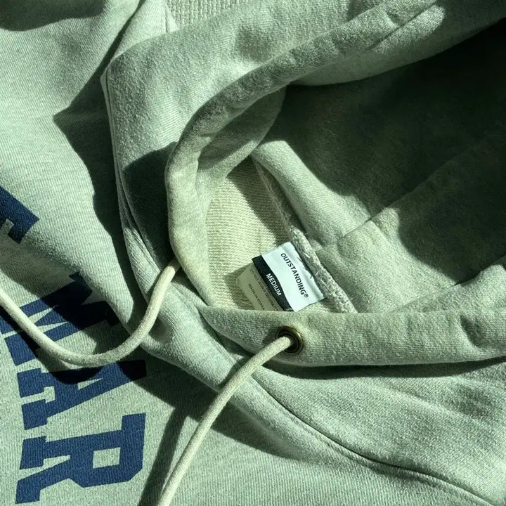 [BUNJANG] Outsanding Hoodie M / 아웃스탠딩 후드티