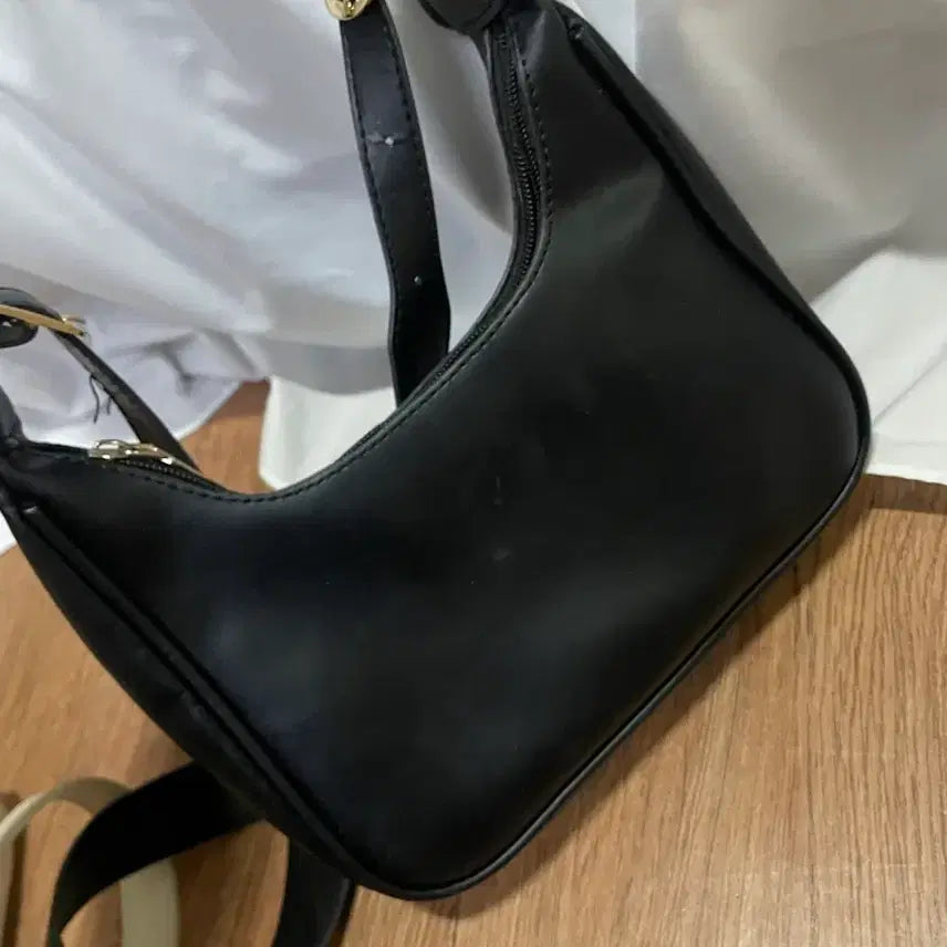 [BUNJANG] Ivory Black Hobo Shoulder Bag / 개당) 아이보리 블랙 호보백 숄더백