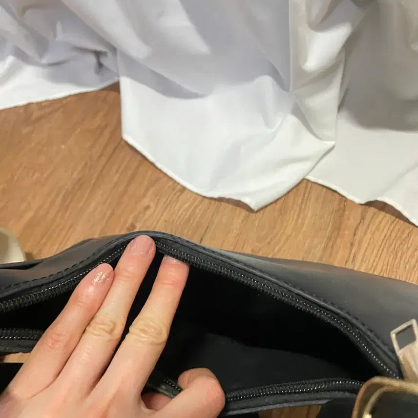 [BUNJANG] Ivory Black Hobo Shoulder Bag / 개당) 아이보리 블랙 호보백 숄더백