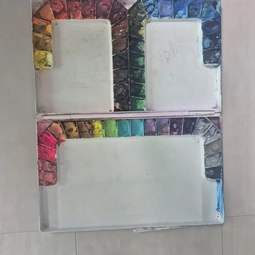 [BUNJANG] Unknown Design Paint Palette / 신한 페스 디자인 물감+팔레트