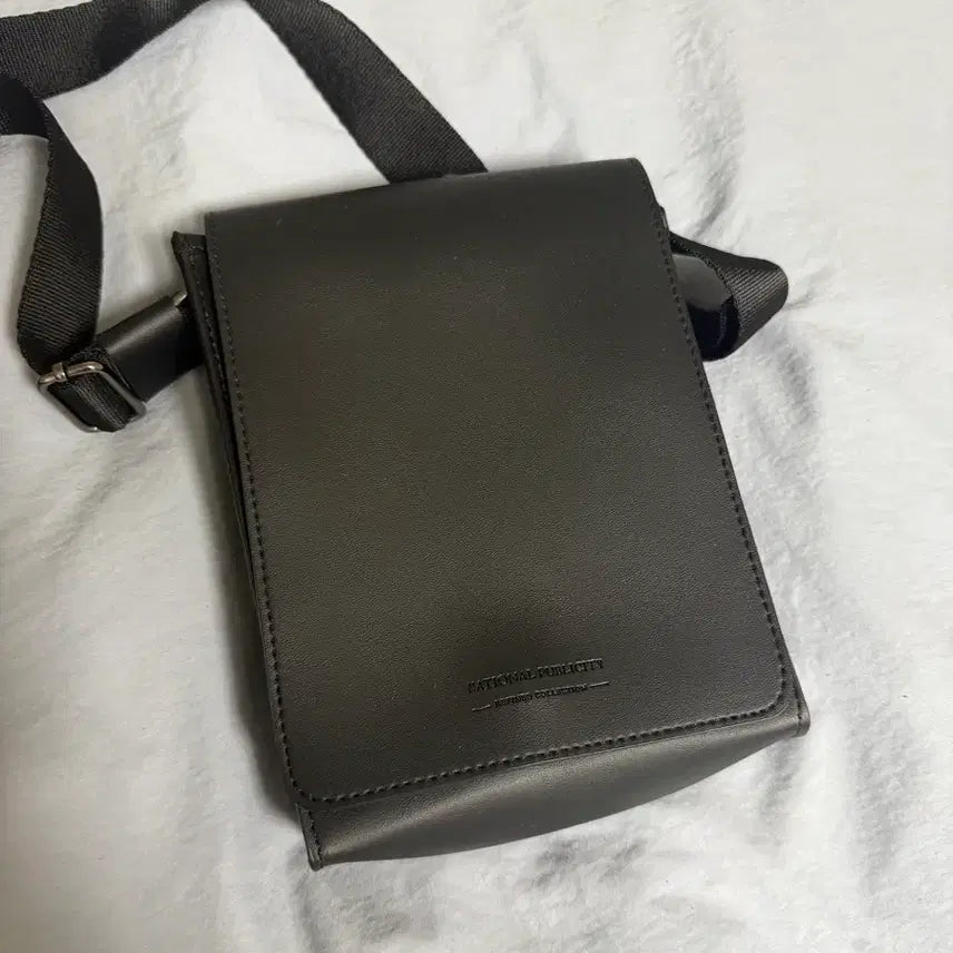 [SOLD OUT] 내셔널 퍼블리시티 가죽 미니크로스백