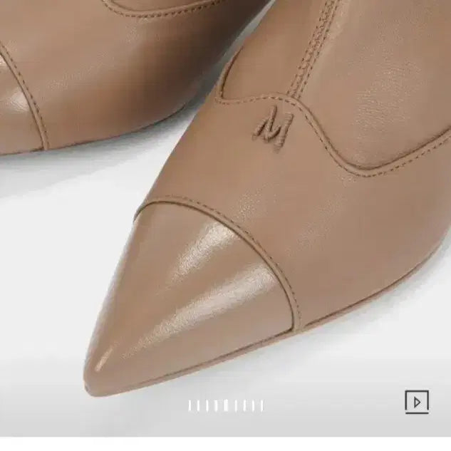 [BUNJANG] Hanseom Mine Leather Ankle Boots - 240, Taupe / [240]한섬 마인 23FW 레더 앵클 부츠 토프색상 . 새상품