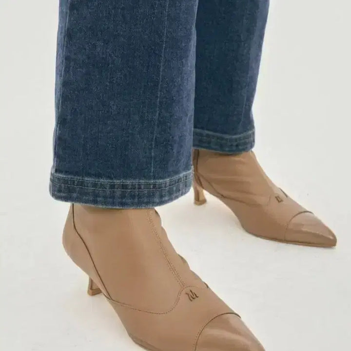 [BUNJANG] Hanseom Mine Leather Ankle Boots - 240, Taupe / [240]한섬 마인 23FW 레더 앵클 부츠 토프색상 . 새상품