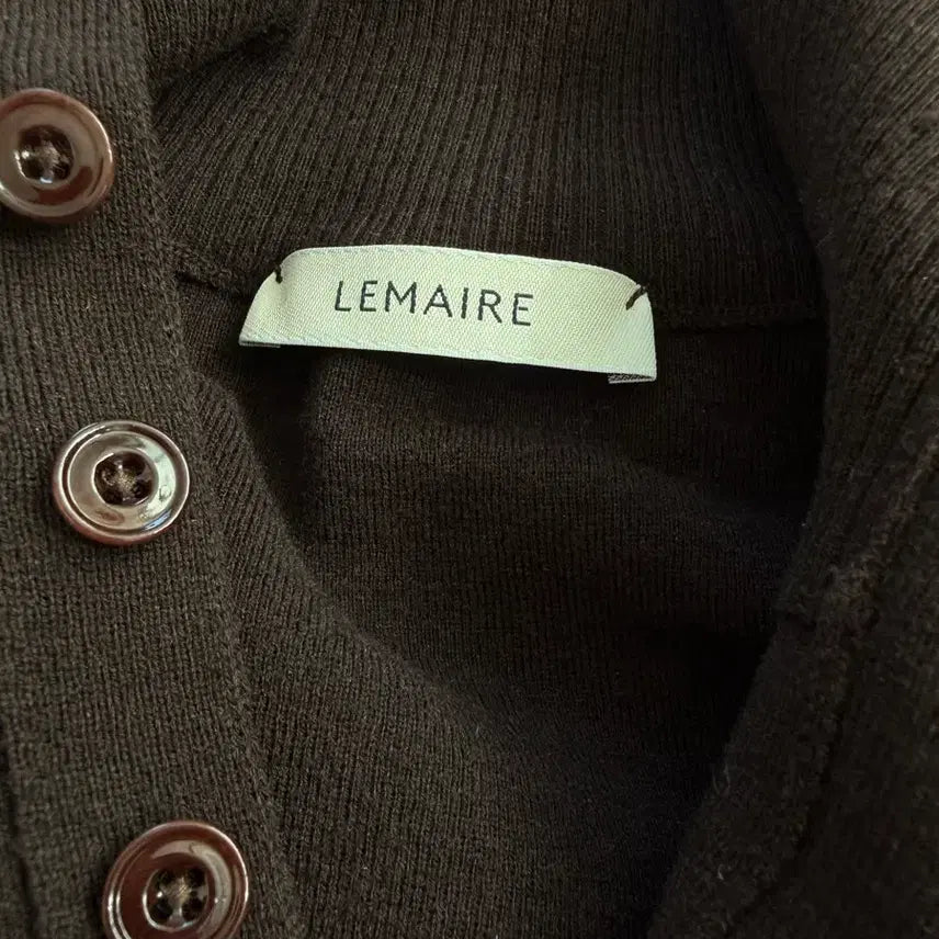 [BUNJANG] Lemaire Button Fitted Cardigan (Size S) / 이번주만 가격인하> 25년 FW 르메르 (LEMAIRE)피티드 가디건 S