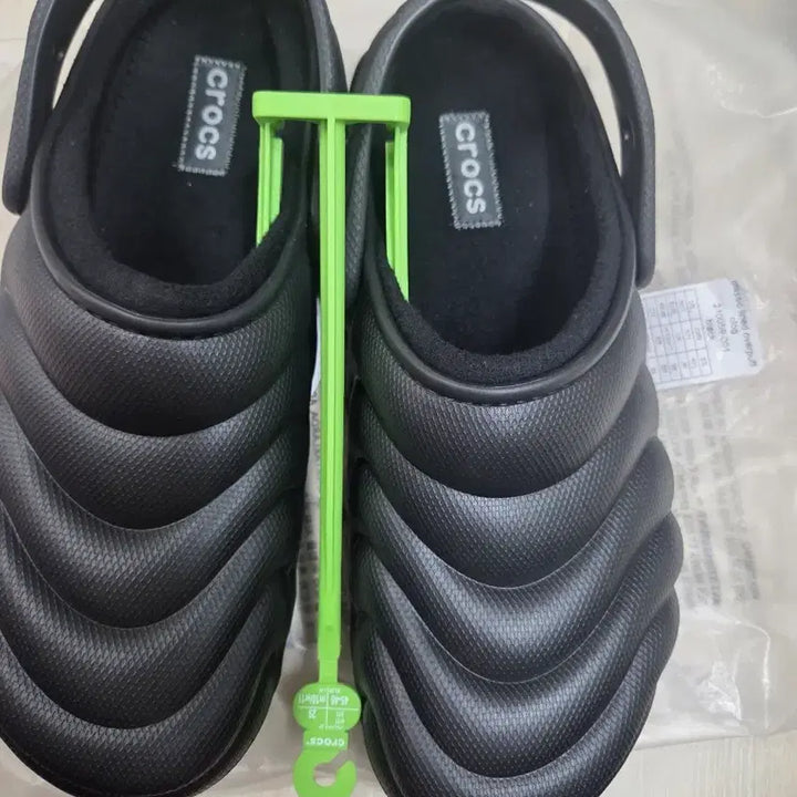 [BUNJANG] Crocs Classic Lined Overpuff Clog Black 290mm / 새상품)크록스 클래식 라인드 오버퍼프 클로그 블랙 290 팜니다