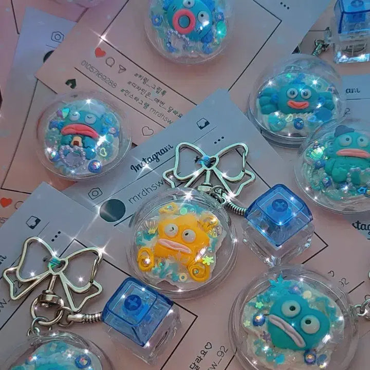 [BUNJANG] Hankyungdong Handmade Random Keyring / 한교동 키링 한정수량 수제키링 랜덤 ( 반값택배 가능)